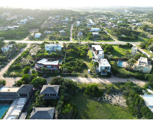 Terreno En Venta En Frente A La Playa Punta Piedras Manantia