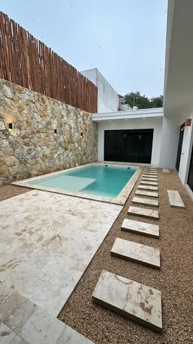 Casa(643r1 Azul) En Venta En El Centro De Mérida