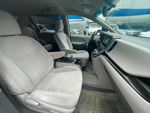 Imagen 12 de 15 de Toyota Sienna 2015 3.5 Xle Tela At