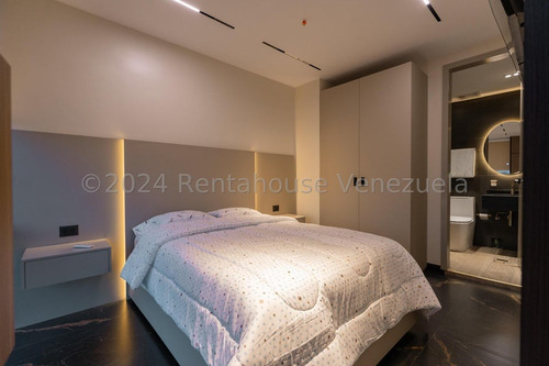 Se Vende Bella Oficina En Moderna Torre De Las Mercedes Mls 25-2305