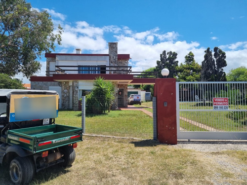 Venta Casa 2 Plantas Frente Al Mar - Parque Del Plata 