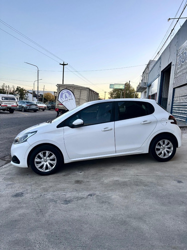 Peugeot 208 1.6 Active