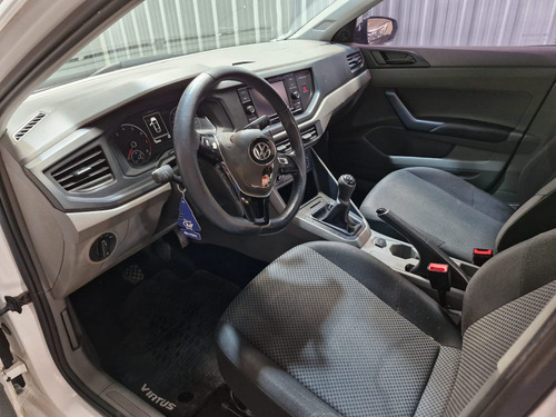 Volkswagen Virtus -chocado-