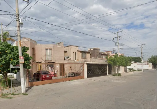 Casa En Remate Blvd.san Isidro Leal Loas Alamos, Gomez Palacios. Sh05