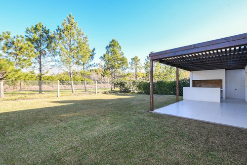Imagen 24 de 27 de Casa Venta 3 Dormitorios Galeria Funes Cantegril