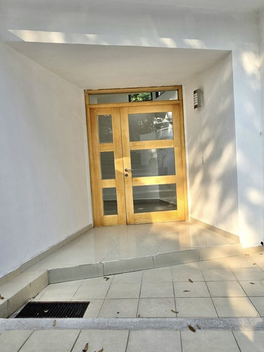 Vendo Casa Minimalista De Holgada Amplitud Colindando A Reserva Ecologica