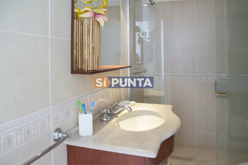 Vende Y Alquila Apartamento De 2 Dormitorios En Peninsula, Punta Del Este