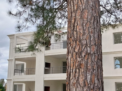 Departamento A Estrenar De 3 Amb Con Vista A La Laguna