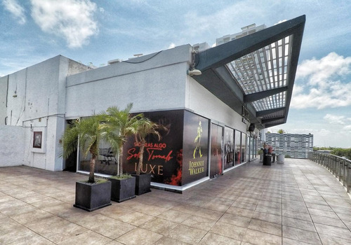 En Venta Local Comercial Con Excelente Ubicación En El Centro De Cancún C3139