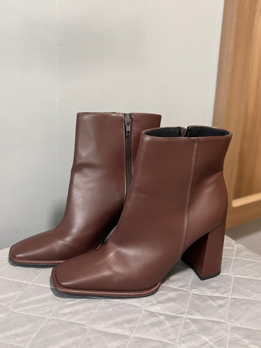 Bota Constance Marrom