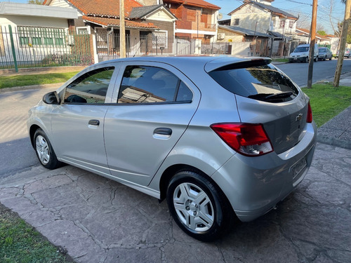 Imagen 8 de 15 de Chevrolet Onix