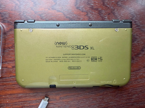 Nintendo New 3ds Xl Majosas Mask Ips Negro (Usado)