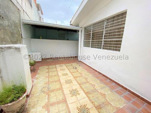 Imagen 20 de 20 de Casa En Venta En Santa Cecilia - Calle Cerrada.