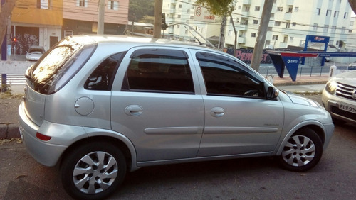Corsa Premiun Hatch 2010 1.4