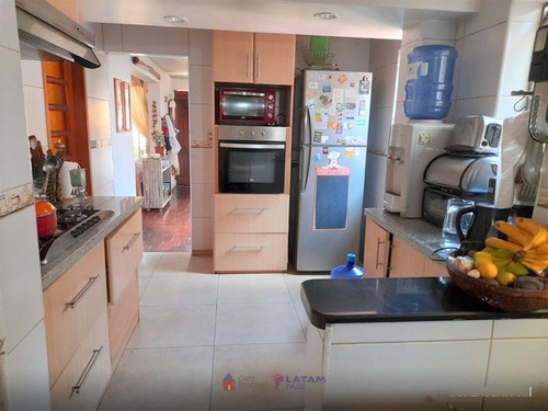 Casa En Venta De 3 Dorm. En Ñuñoa