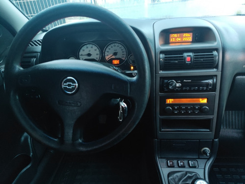 Imagem 4 de 13 de Astra Sedan Elegance 2.0 8v 2006 Completo