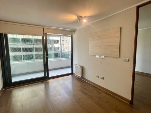 Venta De Moderno Departamento De 1d+1b+1e-1b, Las Condes