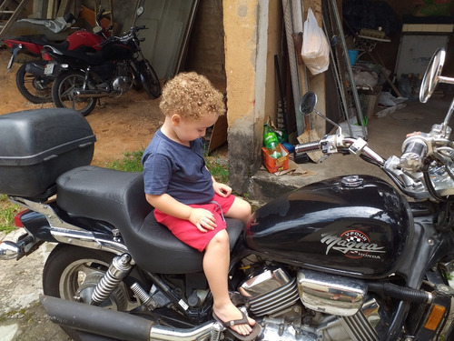 Honda Magna