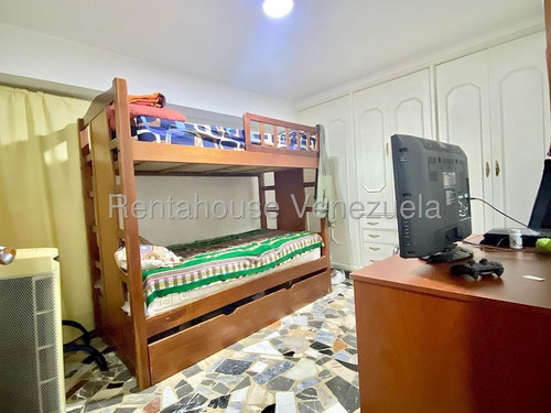 Se Ofrece En Venta Hermoso Y Amplio Apartamento Remodelado Ubicado En El Paraiso