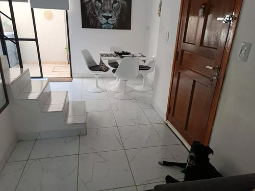 Excelente Duplex 4 Amb Al Frente C/pequeño Patio!