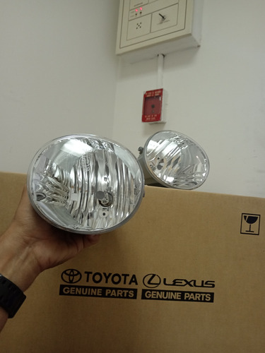 Faro Antiniebla Izquierdo Para Fortuner 2012-2016 Original