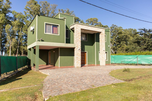 Imagen 2 de 30 de Casa Con Pileta A La Venta En Lobos Country Club