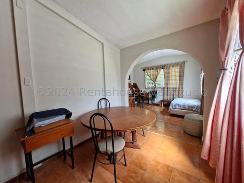 Casa En Venta Barrio Sucre Con Amplio Terreno Rah 25-2823 Meglisf