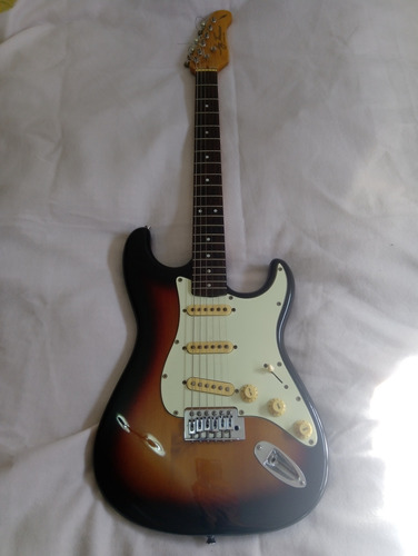 Guitarra Eléctrica Modelo Stratocaster 
