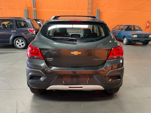 Chevrolet Onix 1.4 Activ Aut. 5p