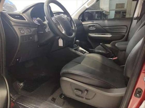 Imagem 9 de 10 de Mitsubishi L200 Triton 2.4 16v Turbo Diesel Sport Hpe Cd 4p