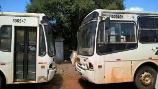 Ônibus . 65 Lugares . Volks . . Volvo 16210 . 1620 Caio Alfa
