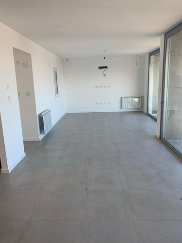 Imagen 3 de 13 de Venta Piso Avenida 53 Entre 18 Y 19