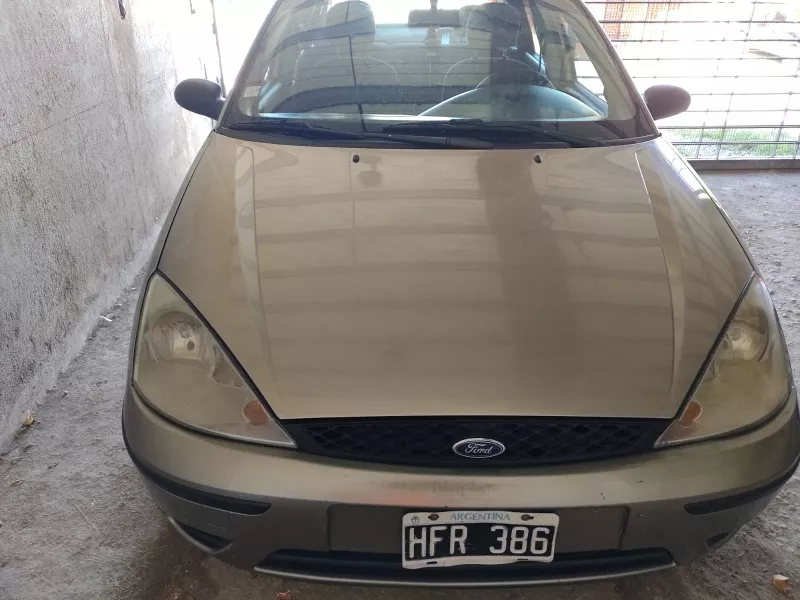 Ford Focus 1.8 Sedan I Ambiente Mp3