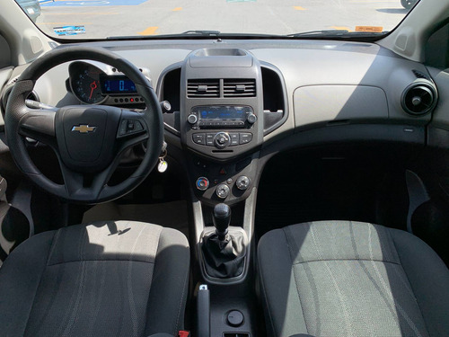 Imagen 9 de 12 de Chevrolet Sonic 2016 1.6 Lt Mt