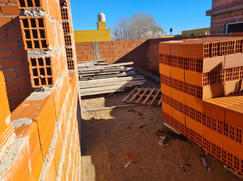 Duplex En Construcción (pozo)