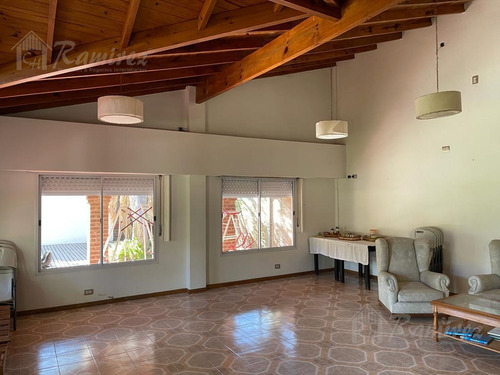 Salon En Venta - Francisco Alvarez