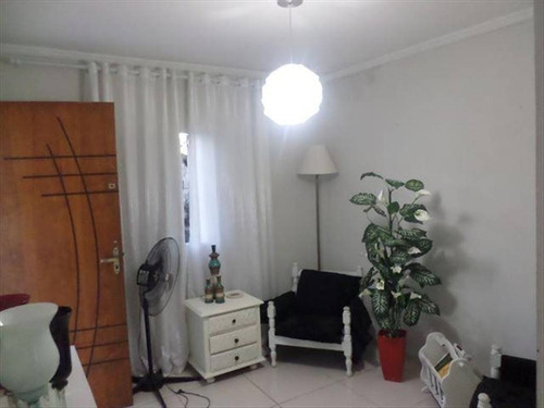 Imagem 8 de 8 de Casa De 2 Dormitórios Sala 2 Cozinhas 2 Banheiros E Garagem Para 2 Carros. Casa De Frente. - Hm2432