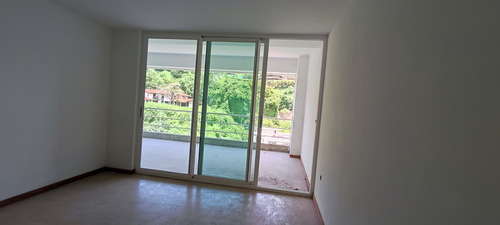 Se Vende Ph En Lomas De Las Mercedes
