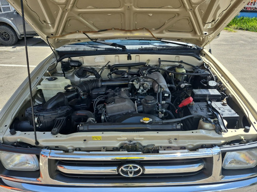 Toyota Hilux 2.4l