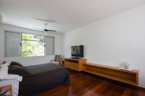 Imagem 23 de 25 de Atenção! Linda Casa Em Rua De Excelente Localização. Fácil Acesso.casa Com 4 Dormitórios À Venda Por R$ 3.900.000 - Alto De Pinheiros - São Paulo - Ca0831