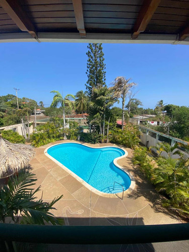Conjunto Residencial Con Piscina La Mira, El Agua Ic-00387