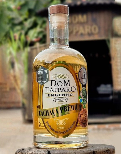 Cachaça Premium Amburana 6 Anos Dom Tápparo 700ml