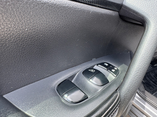 Nissan X-Trail 2.5 Exclusive 3 Row Mt