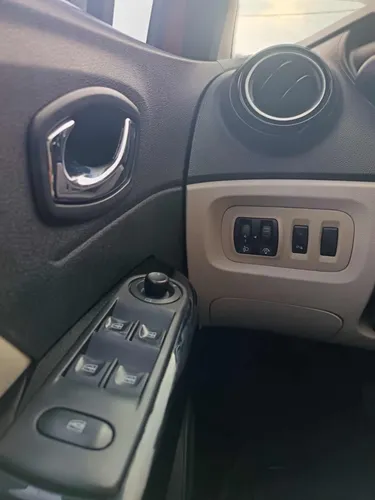 Renault Captur 2.0 Intens Automática