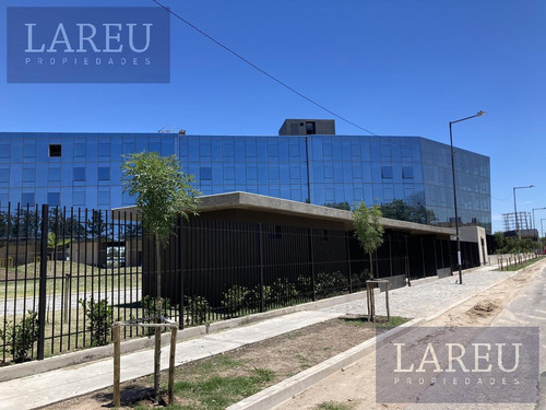 Imagen 20 de 23 de Alquiler Oficina - Pilar
