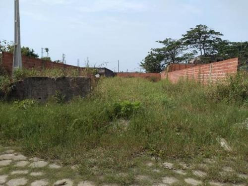 Imagem 2 de 3 de Terreno Com 407 M², Lado Praia Em Rua Calçada Em Itanhaém.