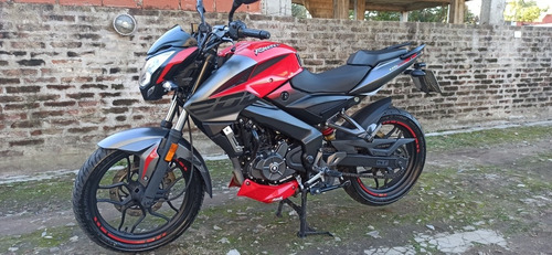 Imagen 2 de 3 de Bajaj Rouser
