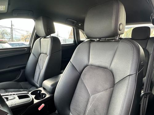 Porsche Macan R4