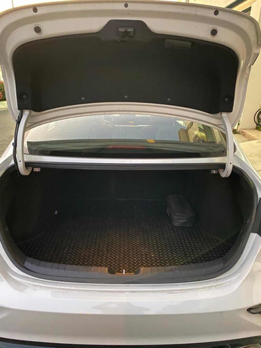 Imagen 8 de 8 de Kia Forte 2.0 Lx At 2020