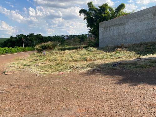 Terreno De Esquina Com 360 Metros Em Tatuí, No Residencial Astória.